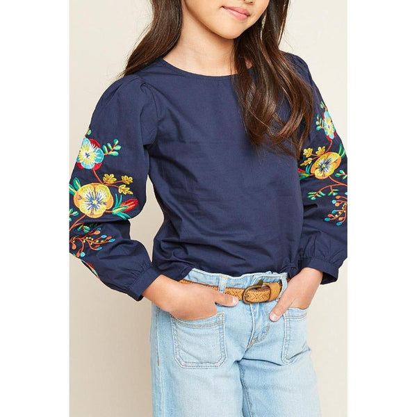 FLORAL EMBROIDERED TOP - chantell-licea